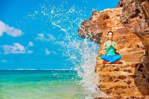 Yoga, its Origins and 5 Advantages of Practicing it at the Beach